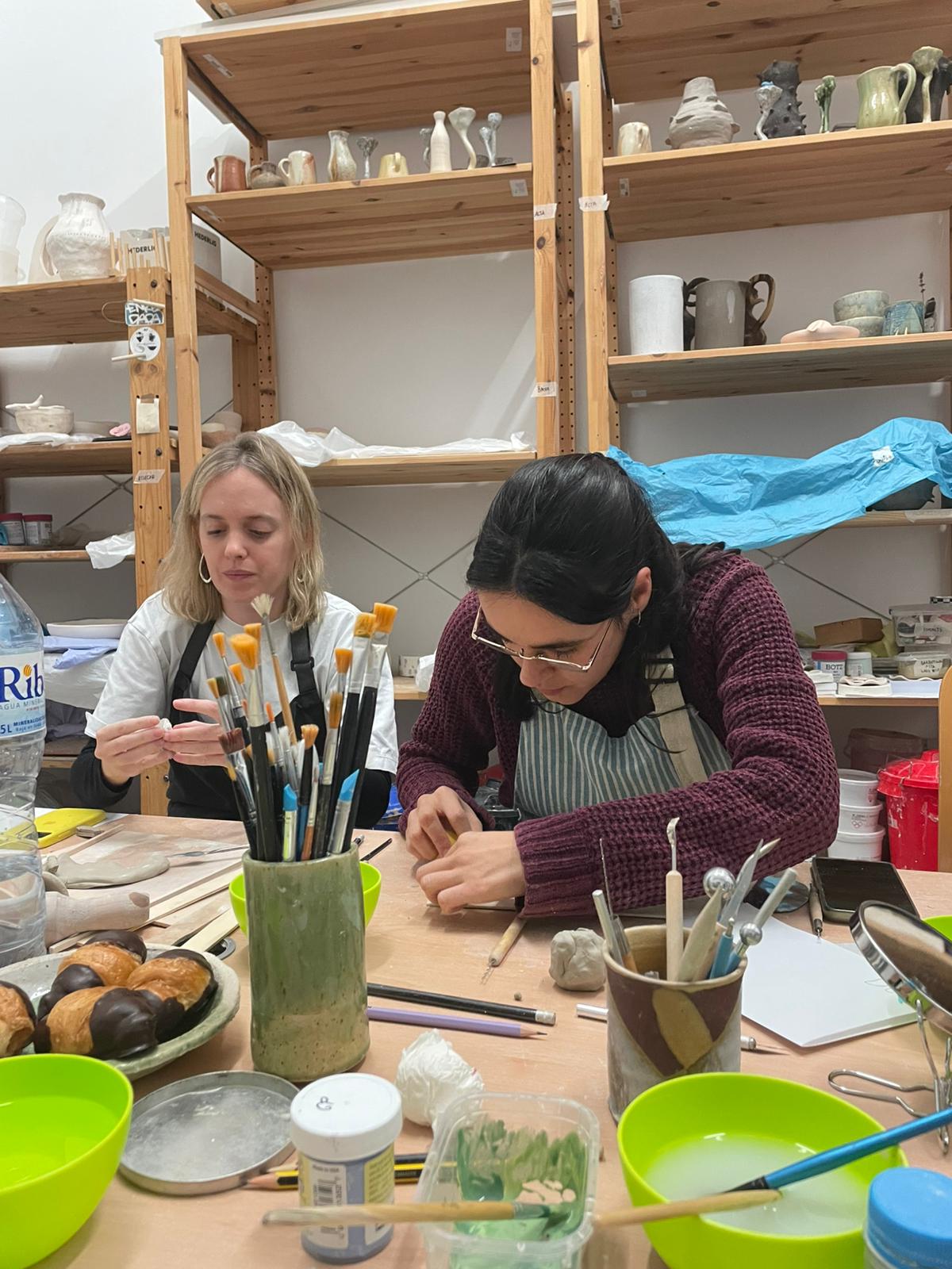 Taller de ceràmica: Dissenya les teves arracades i penjolls 2h