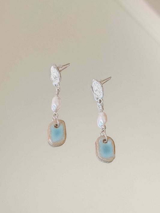 Cala Nacre Earrings